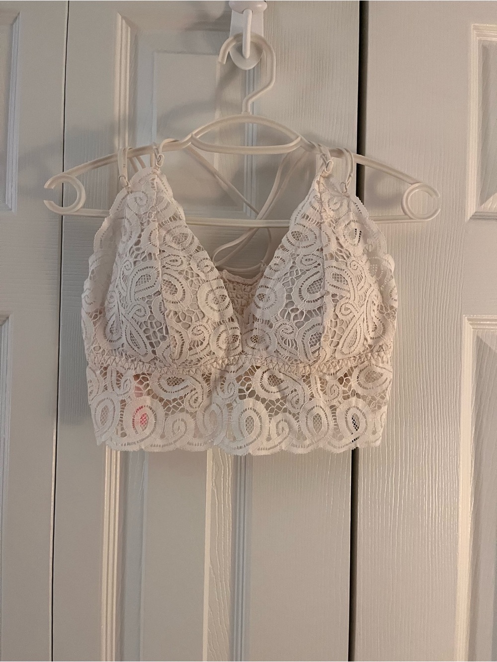 Victoria's Secret Cream Lace Bralette with Scalloped Hem